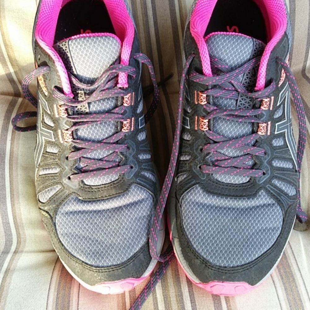 Asics Gel Venture 7 running tennis shoe